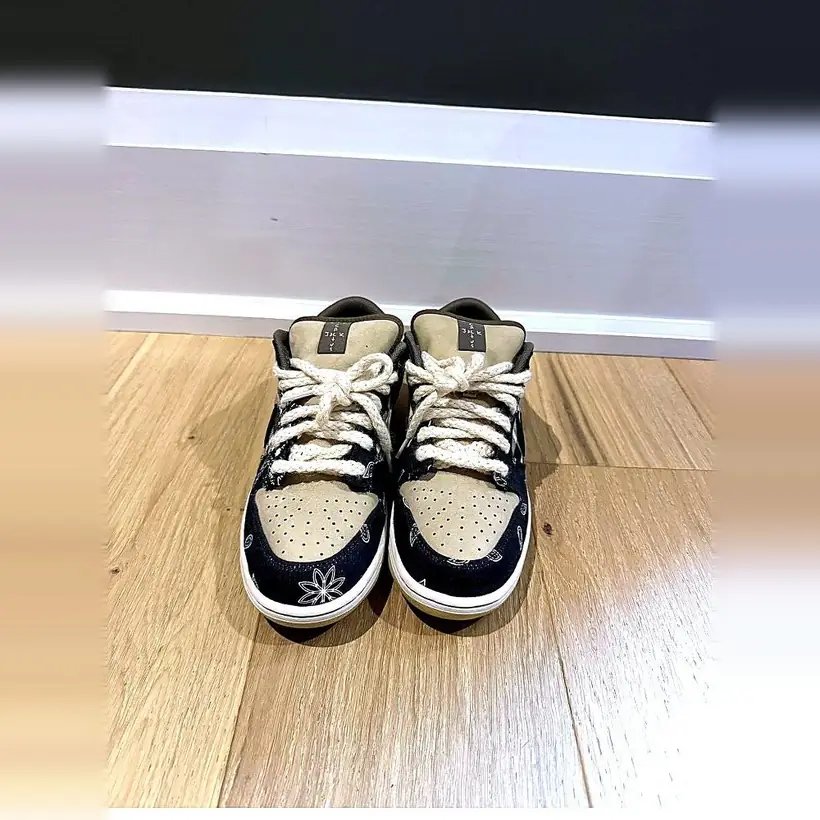 Nike SB Dunk Low x Travis Scott