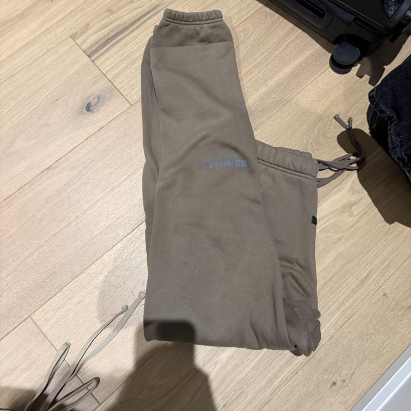 Fear of God Essentials Sweatpants — Brown